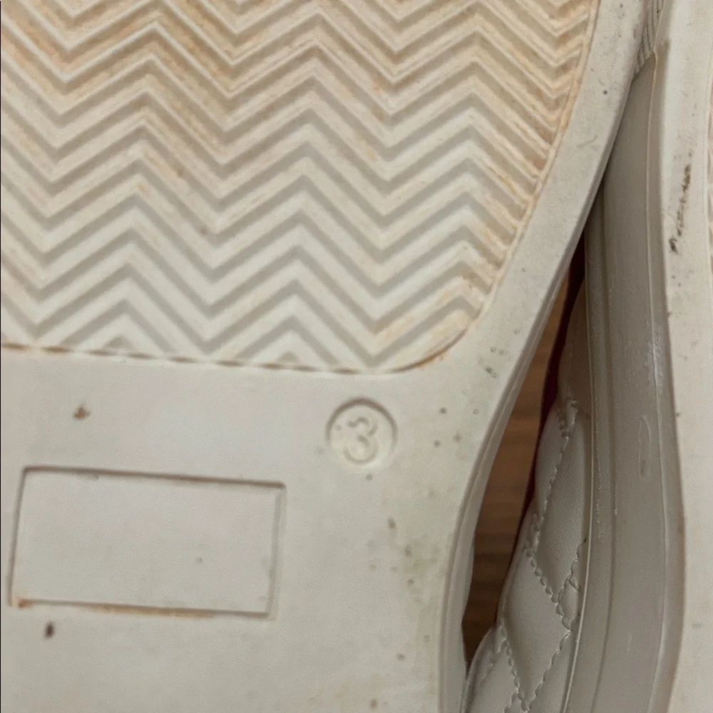 Kurt Geiger of London Mini Southbank Metallic Sneakers size 3 - Picture 6 of 9